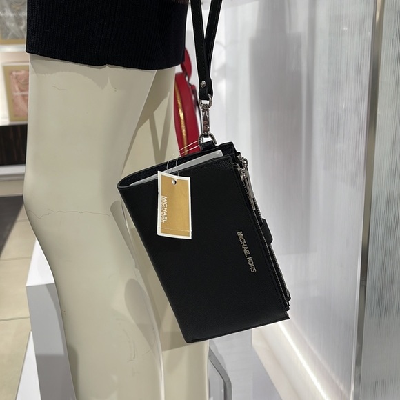 MICHAEL KORS LARGE DOUBLE ZIP WRISTLET WALLET PHONE CASE CLUTCH 
Black - Picture 3 of 16